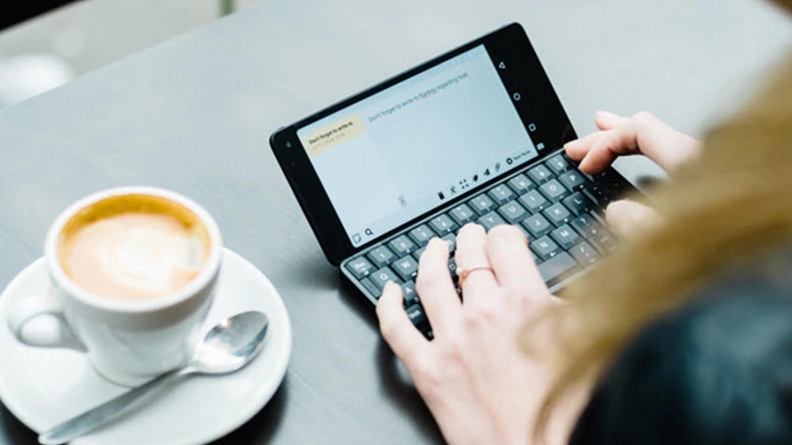Lumea încă vrea un Nokia Communicator; Iată un succesor neoficial prezentat la CES 2019 - Cosmo Communicator