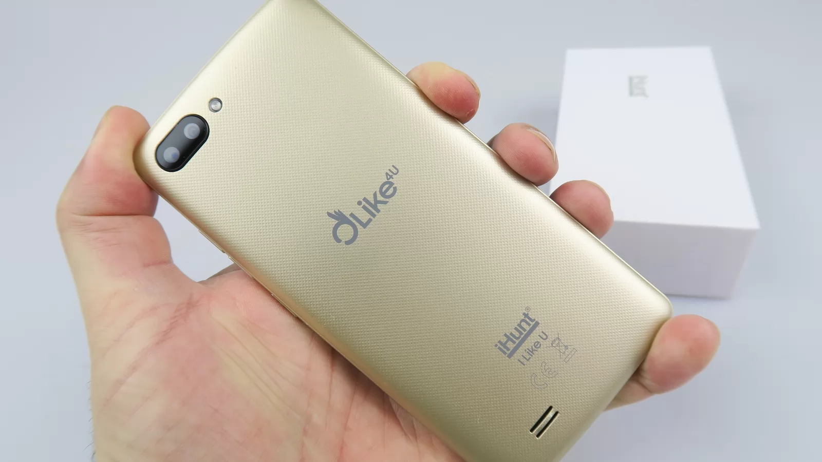Giveaway: cum poţi câştiga un telefon iHunt Like 4U