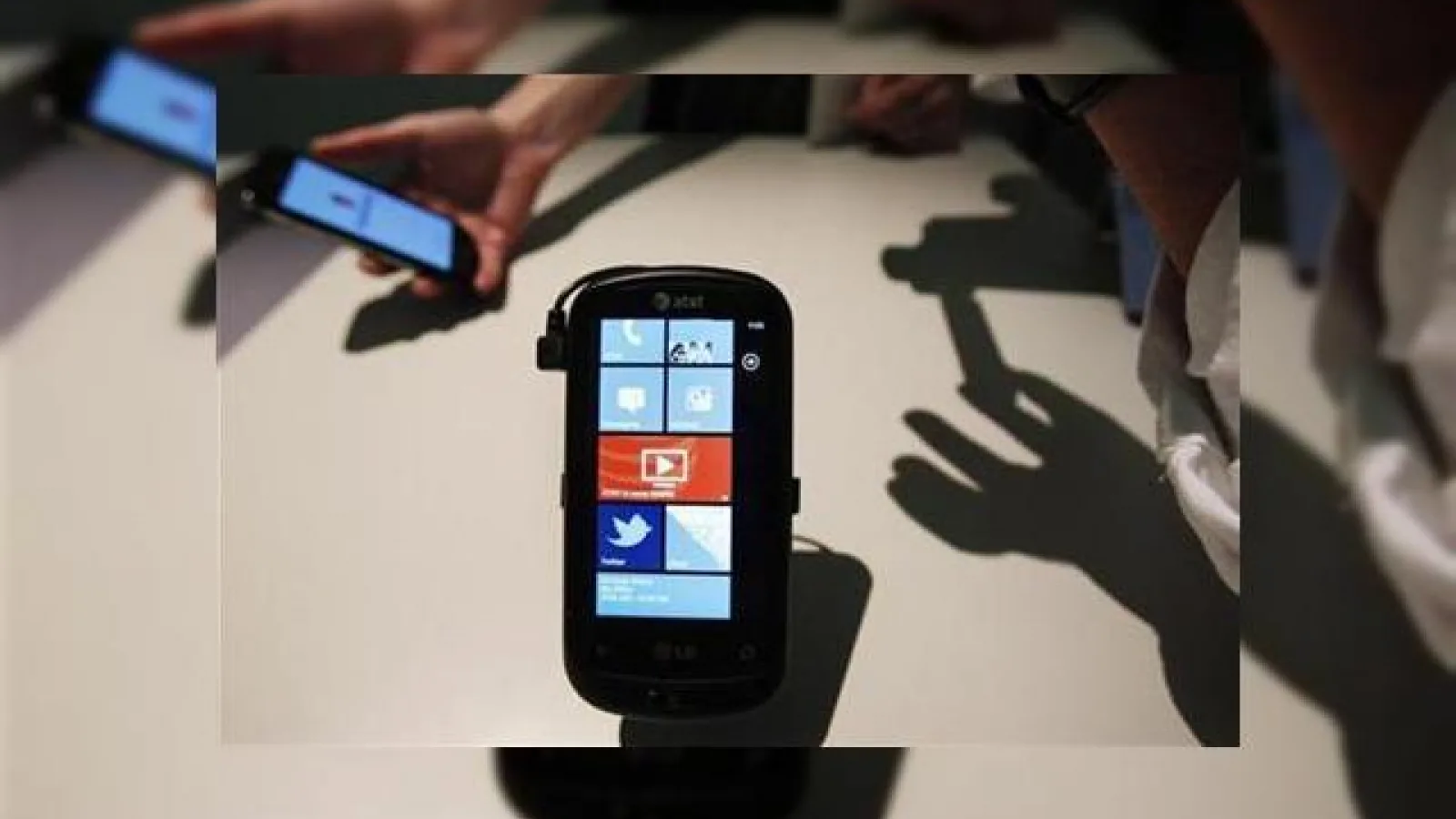 2 milioane de unități Windows Phone 7 vândute... sub formă de licențe Microsoft