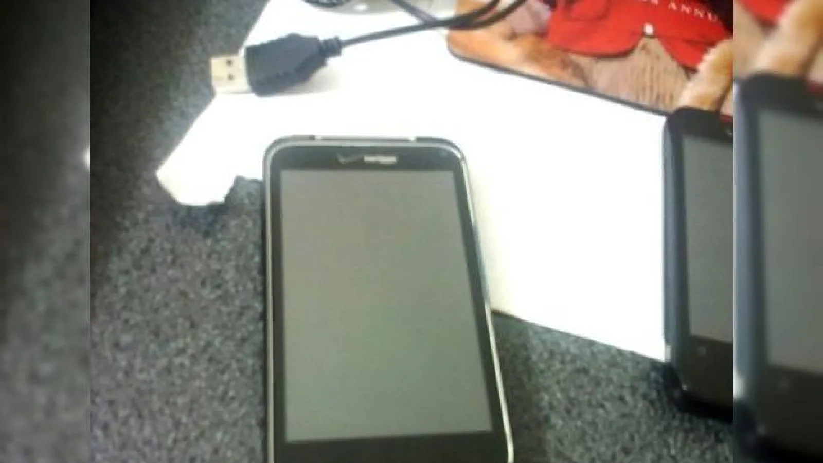 Încă un telefon HTC cu ecran de mari dimensiuni ajunge pe Internet