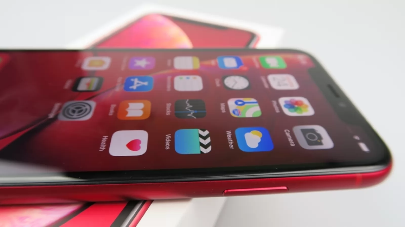 iPhone XR se vinde mai bine decât iPhone XS şi XS Max la un loc, cel puţin în SUA; Iată procente