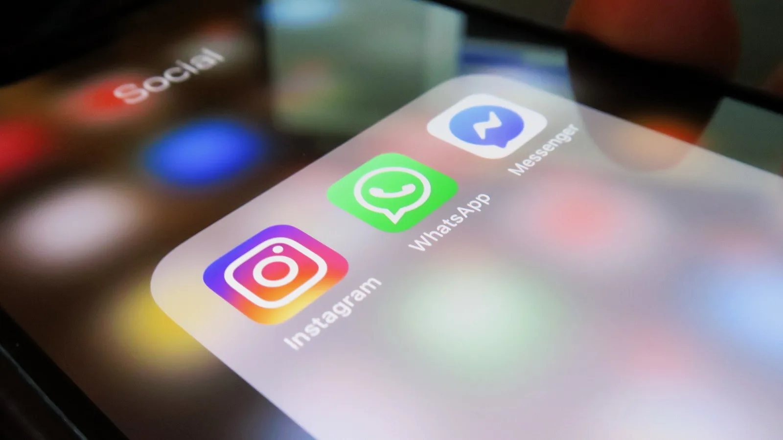 Vor fuziona Instagram, Whatsapp şi Messenger într-o singură aplicaţie?