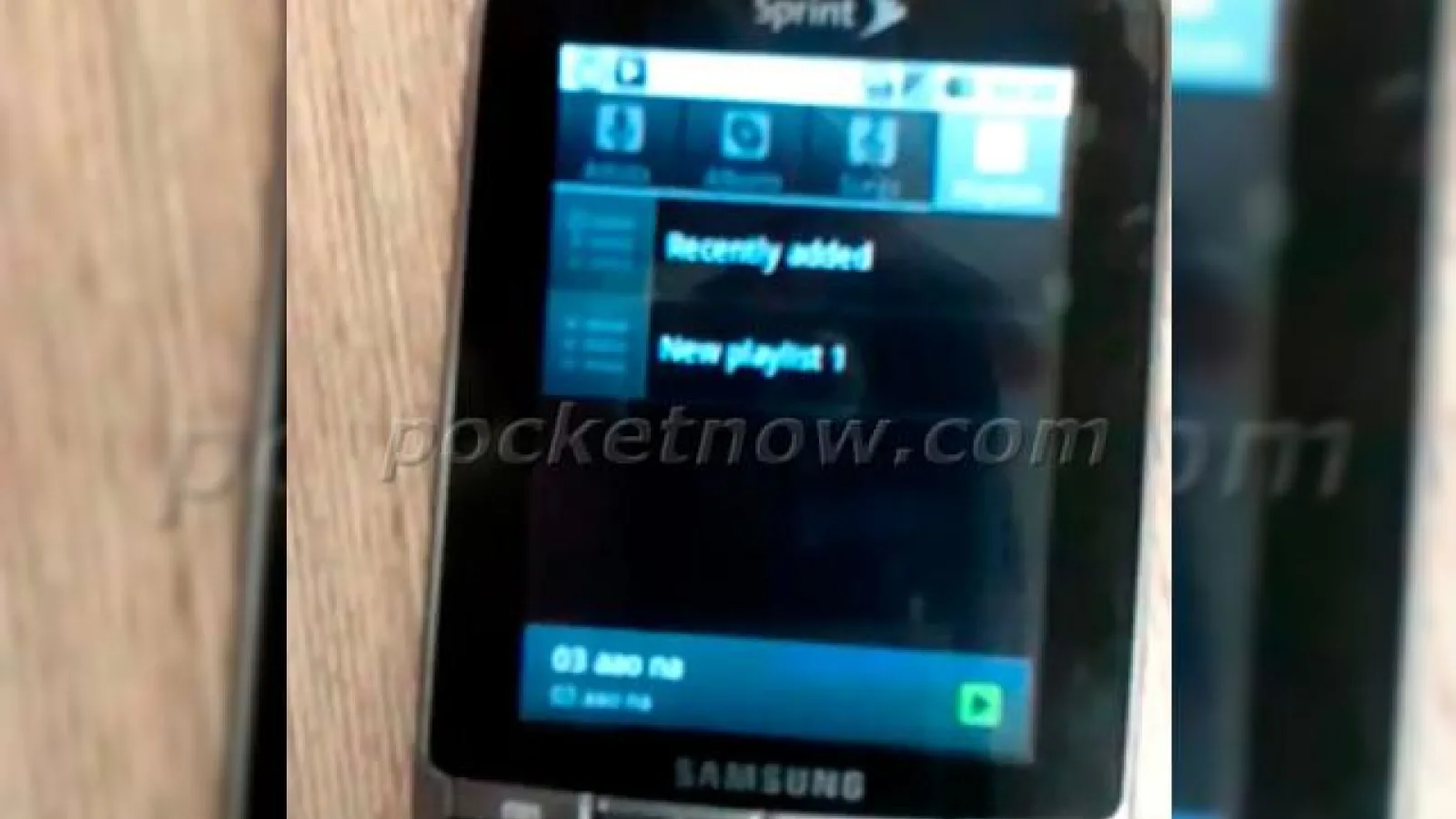 Samsung pregătește un telefon cu tastatură QWERTY portrait glisantă, un nou BlackJack?