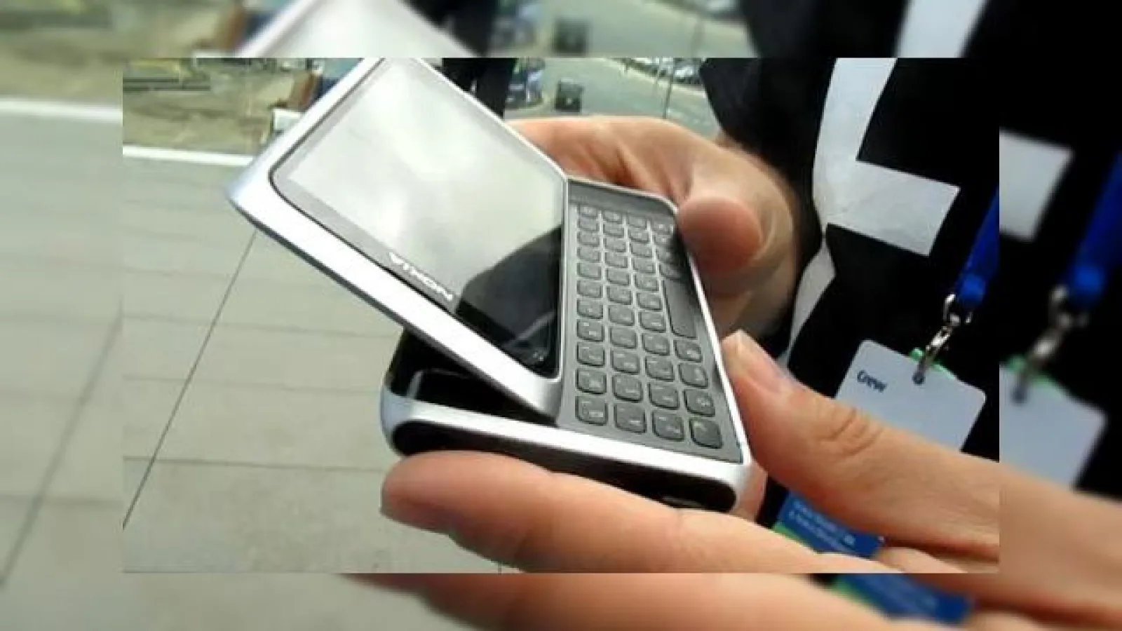 Nokia E7 sosește astăzi În mâinile celor care l-au comandat! Început bun de săptămână pentru finlandezi