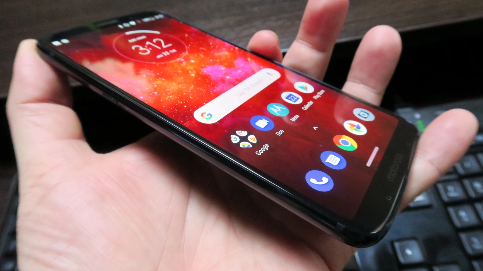 Motorola Moto Z3 Play Review