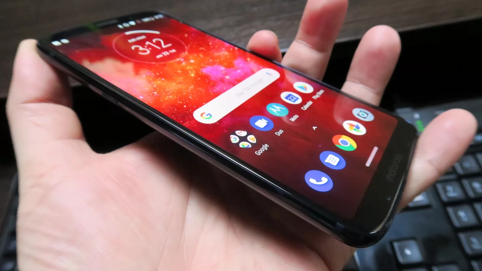Motorola Moto Z3 Play Review