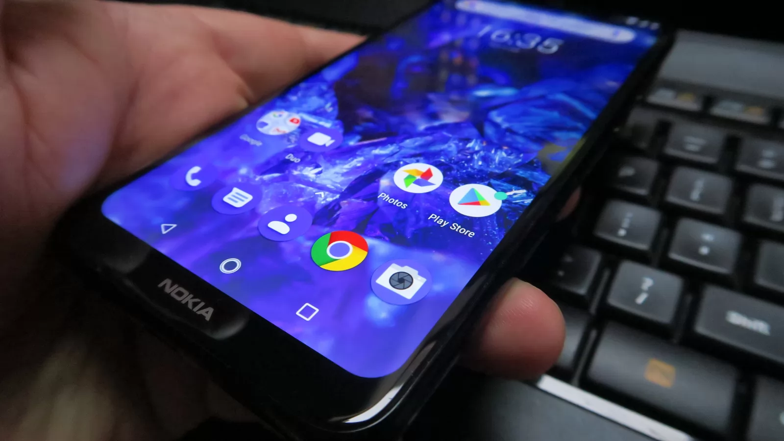 Nokia 5.1 Plus: Display luminos, puţin albicios, breton misterios