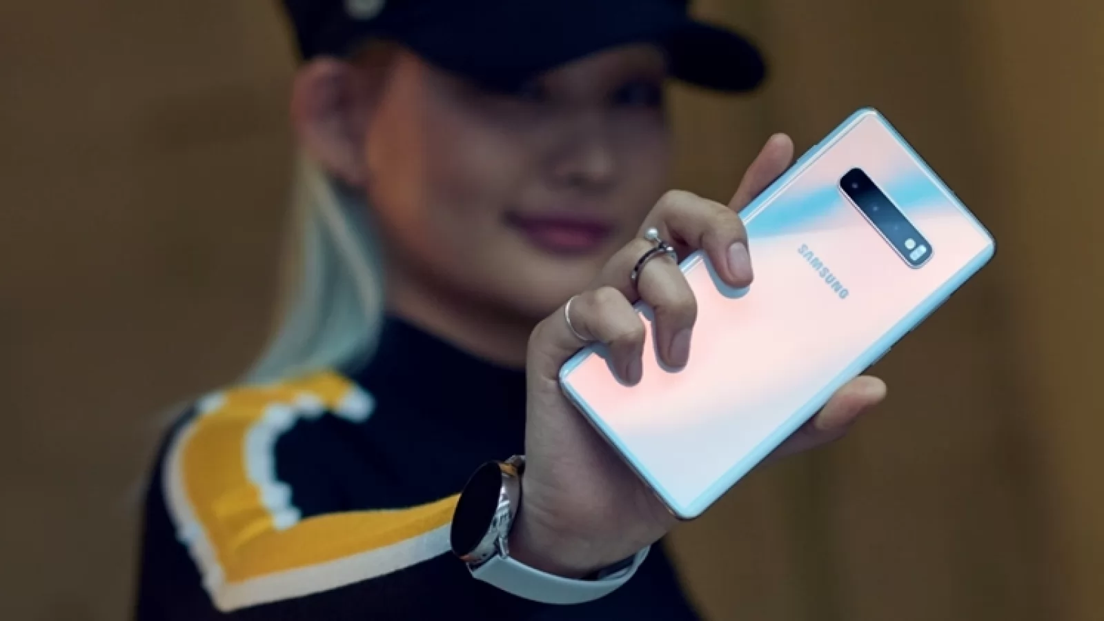 Preț și disponibilitate Samsung Galaxy S10 în România