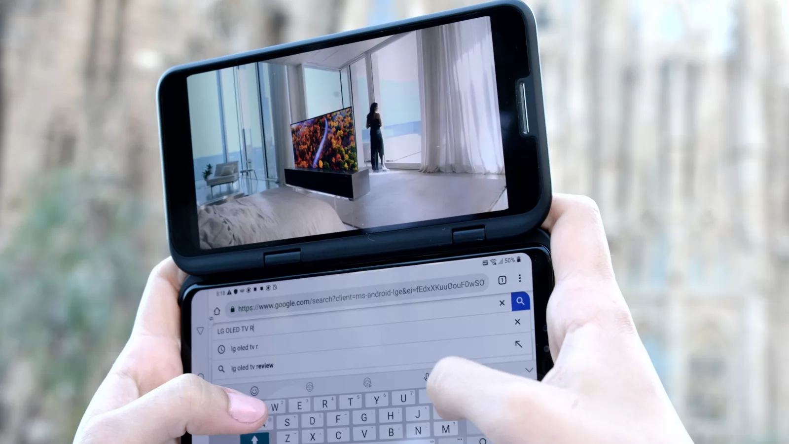MWC 2018: LG V50 ThinQ 5G debutează - telefon cu 5G, husă cu ecran extra, cameră triplă