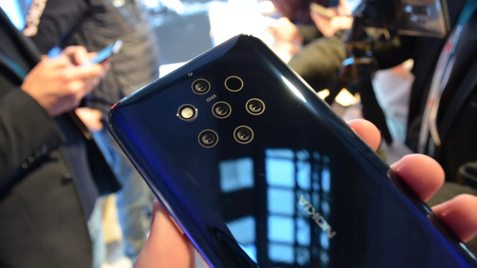 MWC 2019: Nokia 9 PureView - Prezentare hands-on de la #MWC2019 din Barcelona
