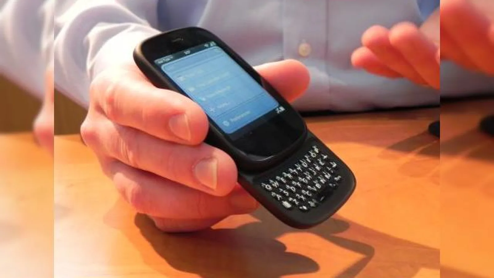 MWC 2011: HP Veer, un telefon mic dar puternic; iată-l În acțiune (Video)
