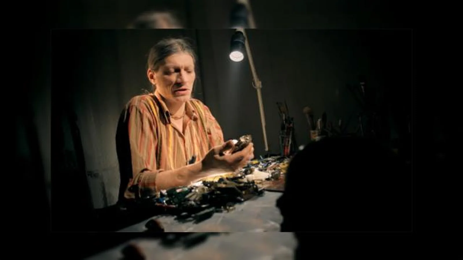 Ne Întoarcem În trecut/viitor cu artistul steampunk Silviu Postovaru: iată părerea sa despre telefoane (Video)