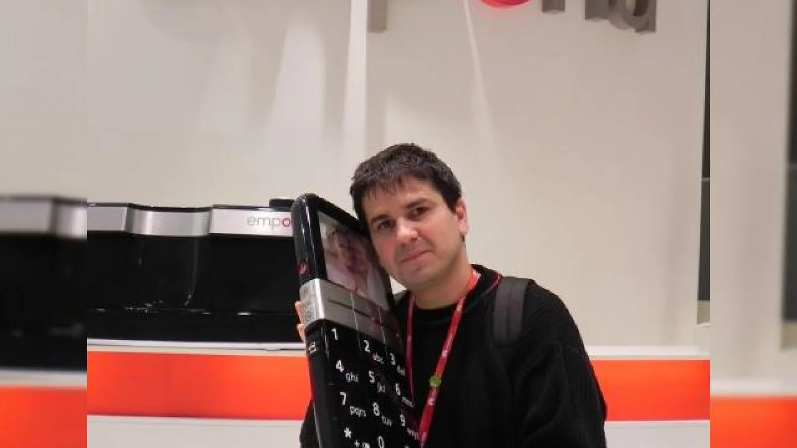 MWC 2011: Emporia ne prezintă telefonul-SOS, Însoțit de un ceas accesoriu și un handset ultra-rezistent (Video)