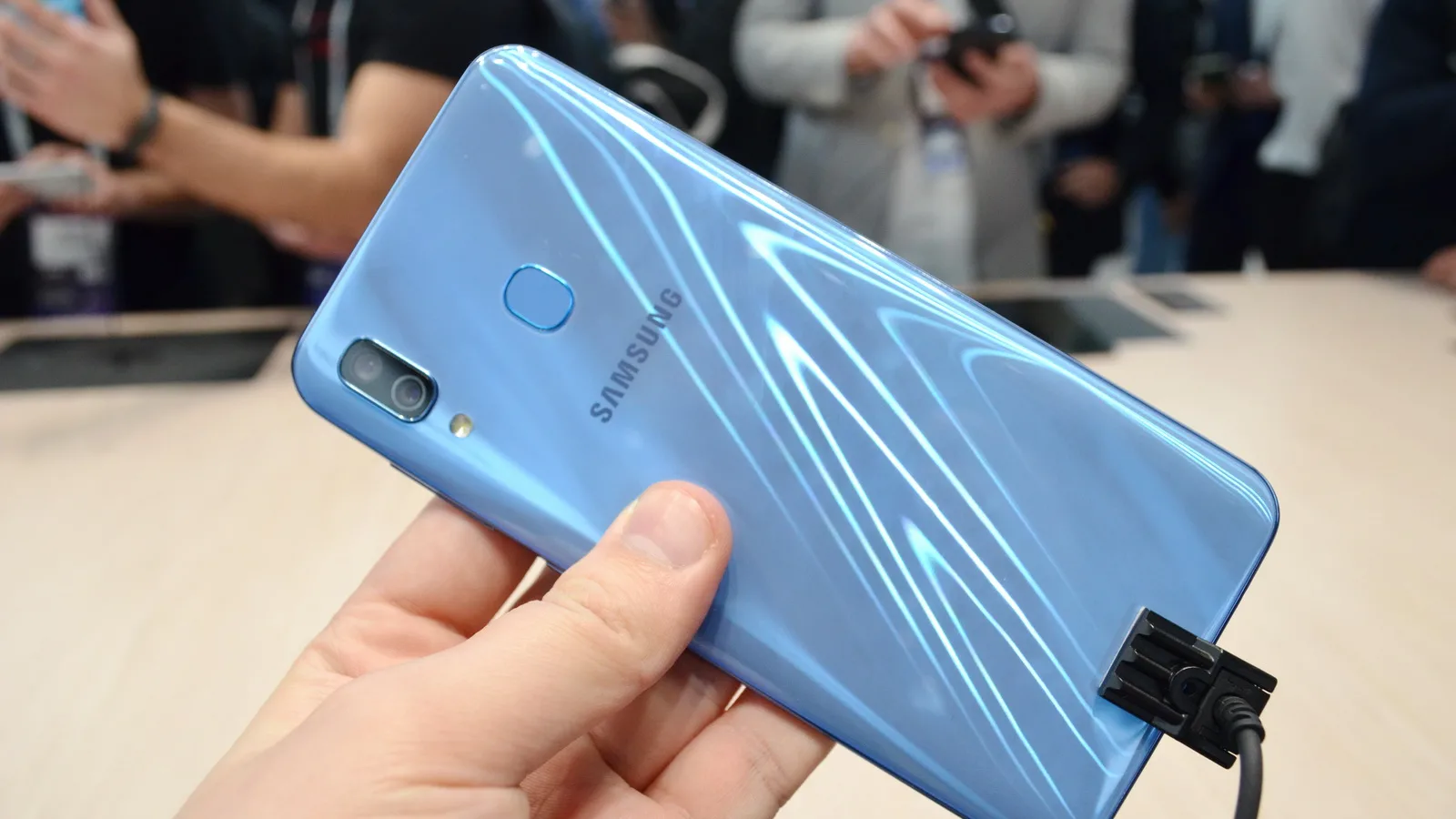 MWC 2019: Samsung Galaxy A30 Prezentare hands-on - telefon midrange cu procesor de Galaxy A8 (2018)