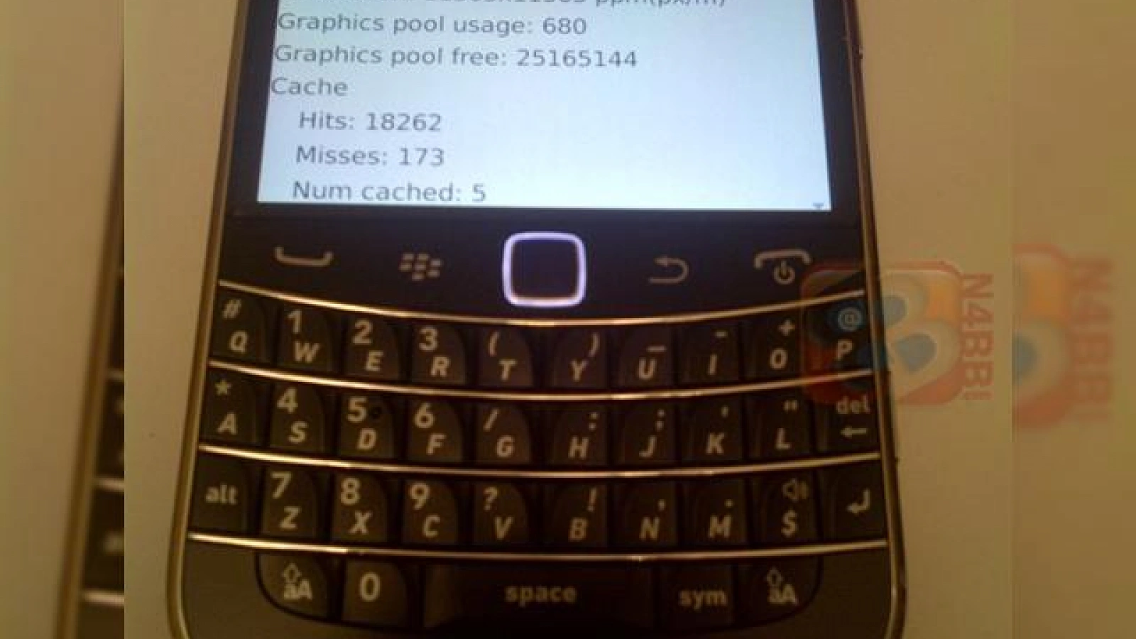 Imagini În premieră cu noul BlackBerry Bold - BlackBerry Dakota/Montana combină touch-ul cu tastatura