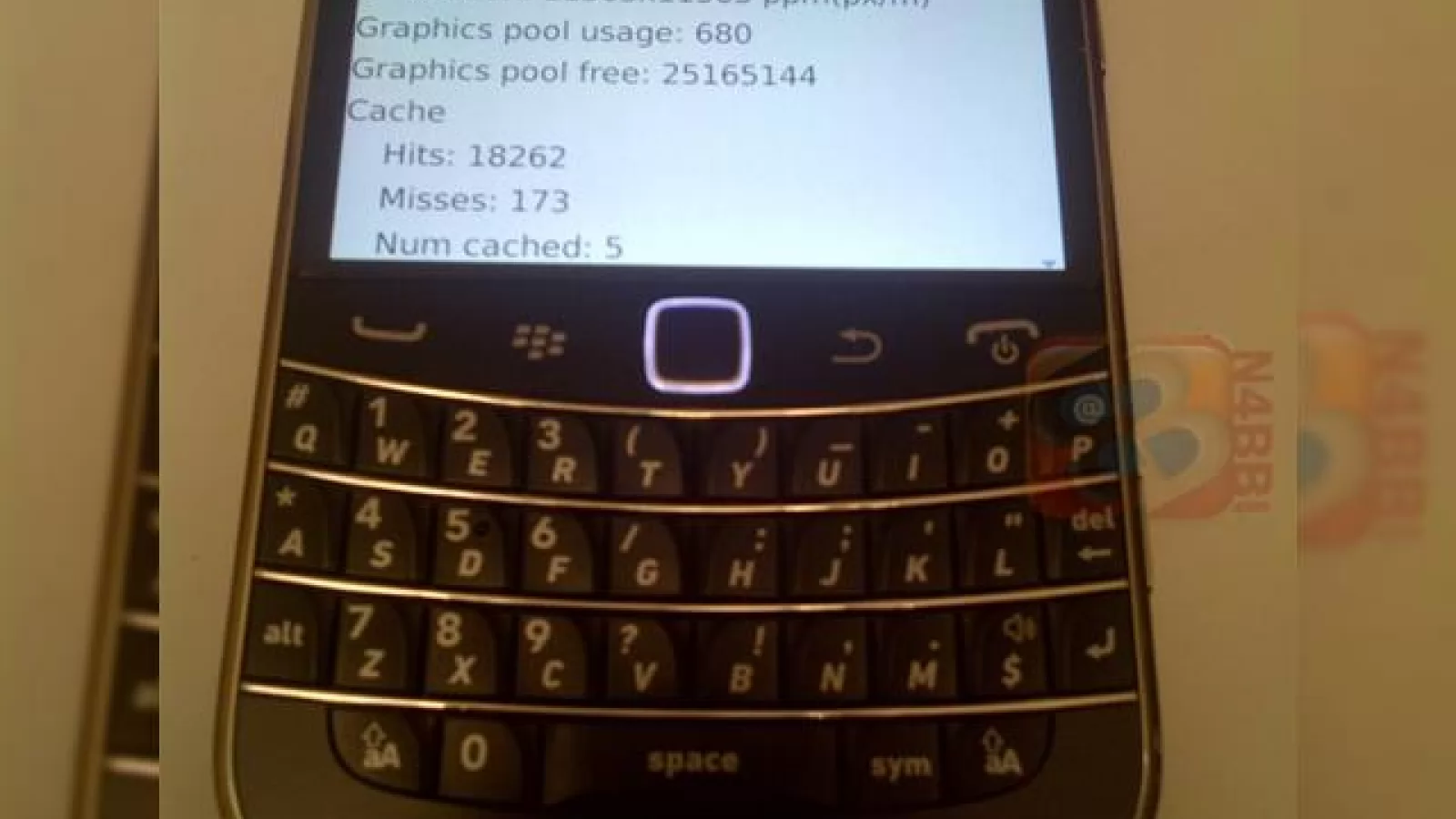 Imagini În premieră cu noul BlackBerry Bold - BlackBerry Dakota/Montana combină touch-ul cu tastatura