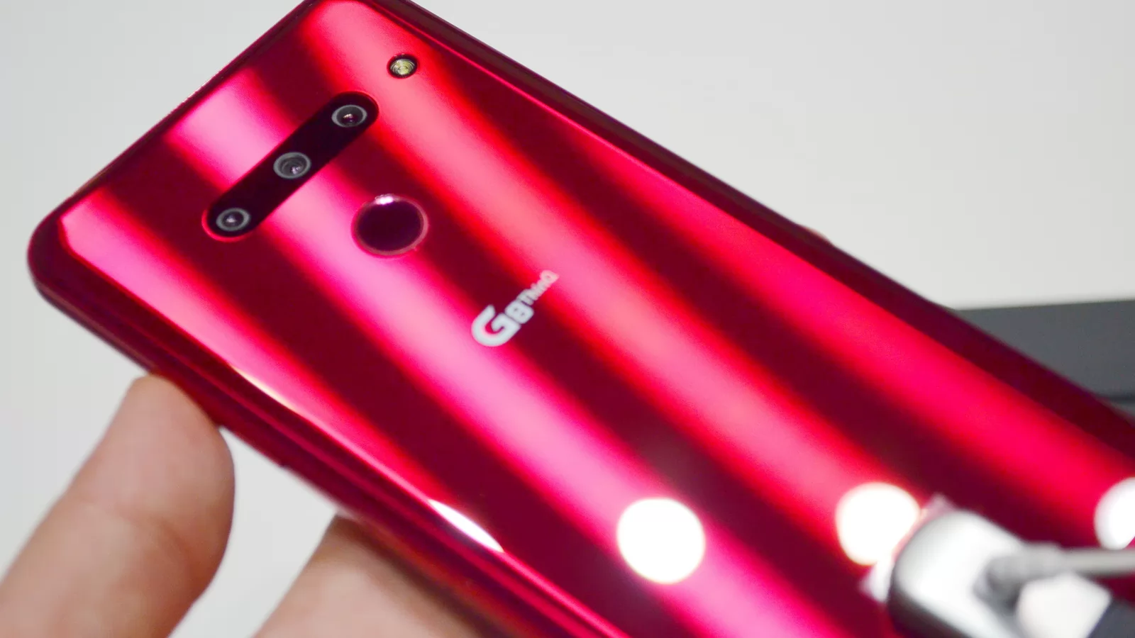 MWC 2019: LG G8 ThinQ - Prezentare hands-on a flagship-ului care îţi citeşte venele din palmă, varianta cu cameră duală (Video)