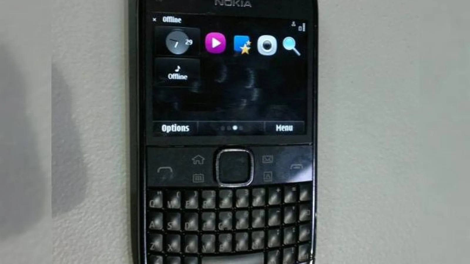 Nokia E6 Își face apariția Într-o nouă imagine postată online