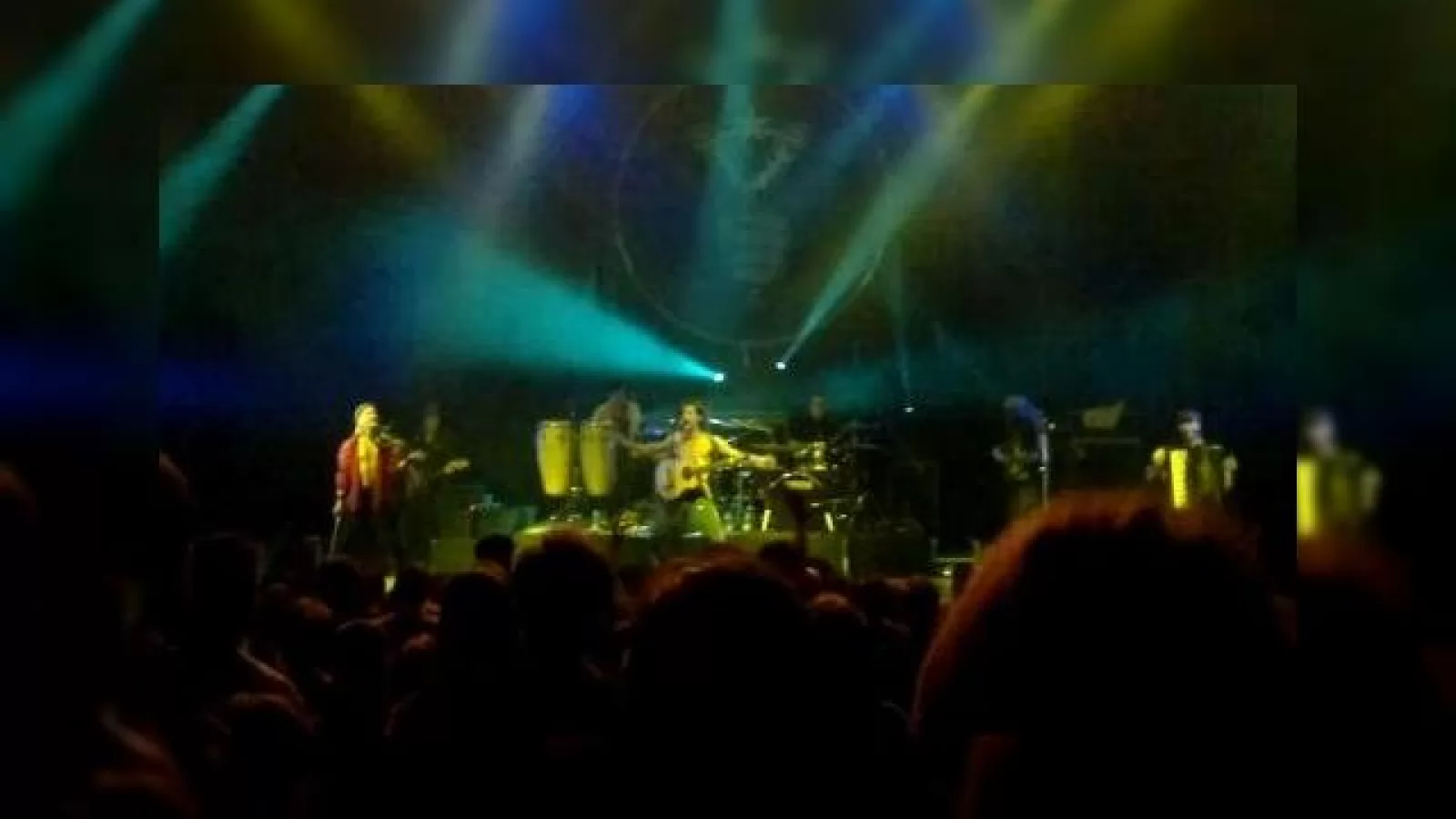 La concert cu Nokia N8! Iată cum filmează camera de 12 megapixeli a telefonului la Gogol Bordello (Video)