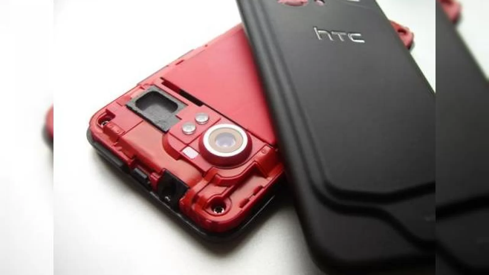 Explozie pe piața smartphone-urilor: cu 74% mai multe modele livrate În 2010