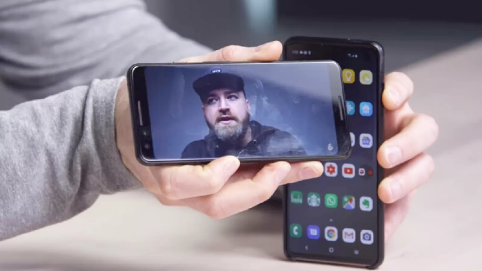 Deblocarea facială a lui Samsung Galaxy S10 e păcălită de video, fraţi ne-gemeni şi chiar fotografii