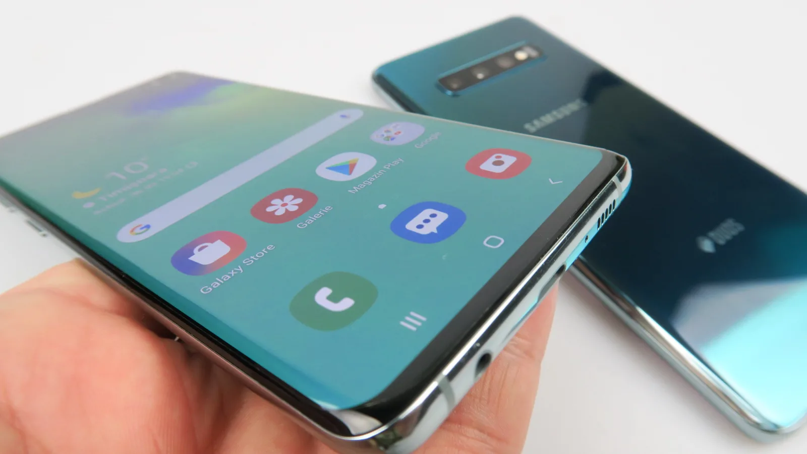 Preț și disponibilitate Samsung Galaxy S10+ în România