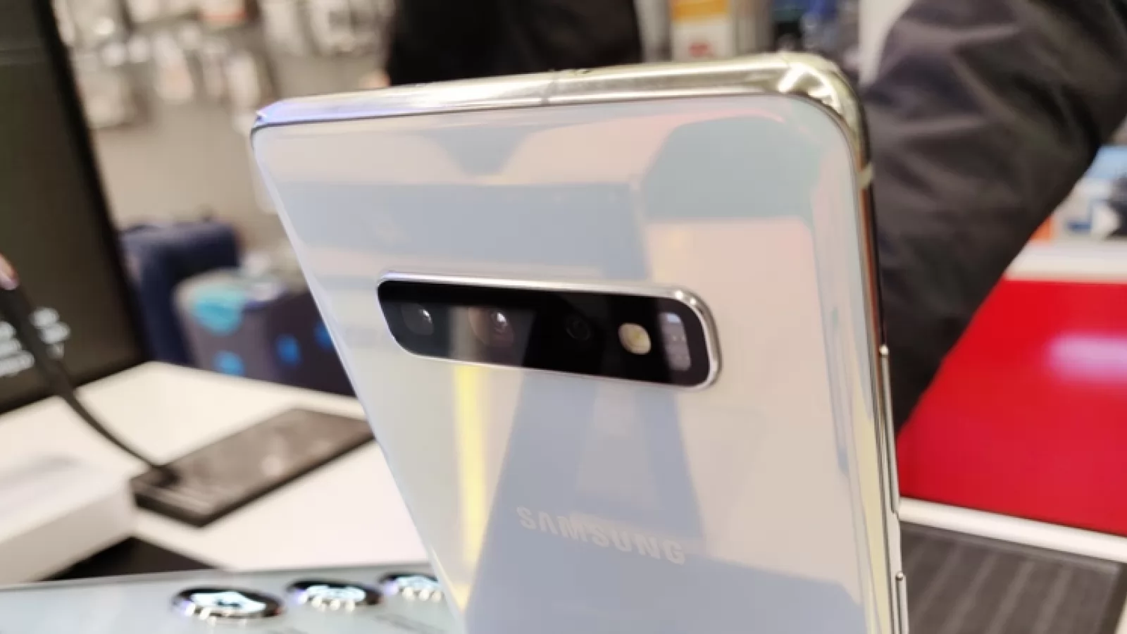 Google Camera primește o portare pe Samsung Galaxy S10 (varianta Snapdragon)! Iată cum poți instala aplicația