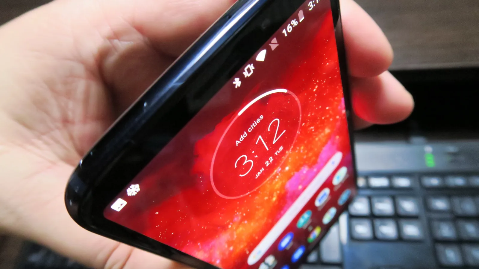 Motorola Moto Z3 Play: Conectivitate avansată, lejer de flagship