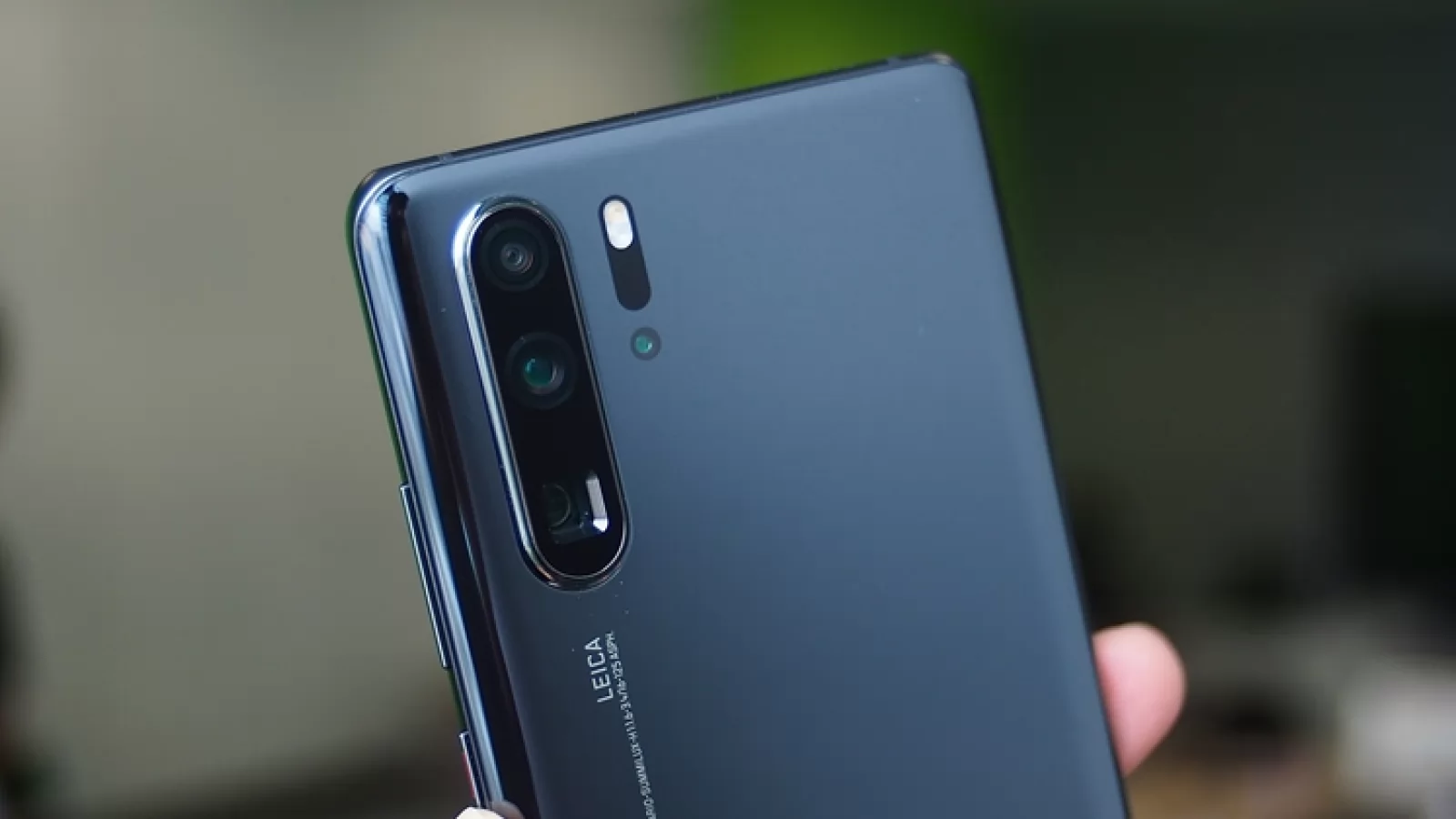 Super comparaţie foto: Huawei P30 Pro vs Samsung Galaxy S10+ vs iPhone XS Max: surprize şi nu prea (Video)