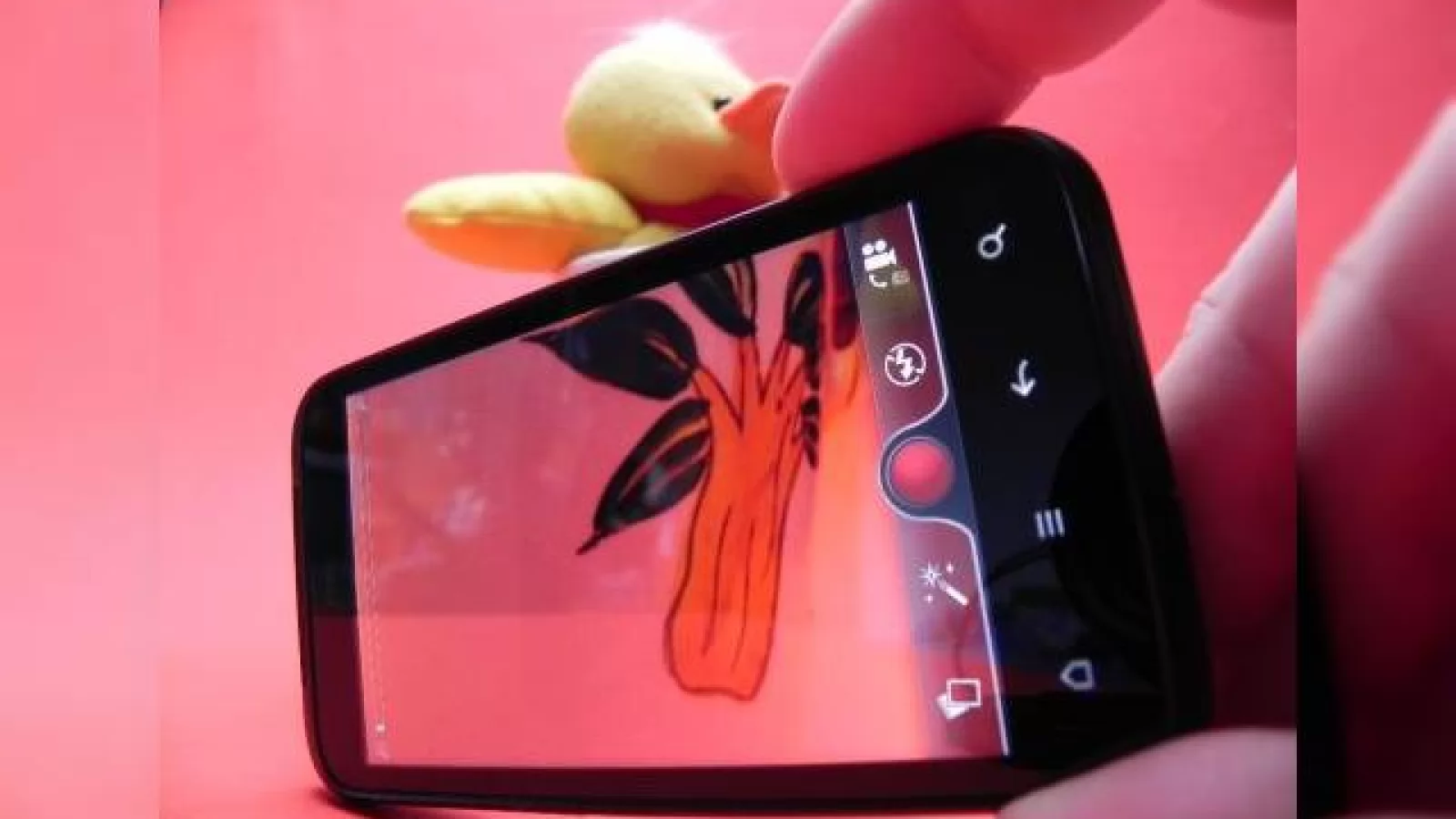 Review HTC Incredible S - singurul mod În care Froyo e mai bun decât Gingerbread (Video)