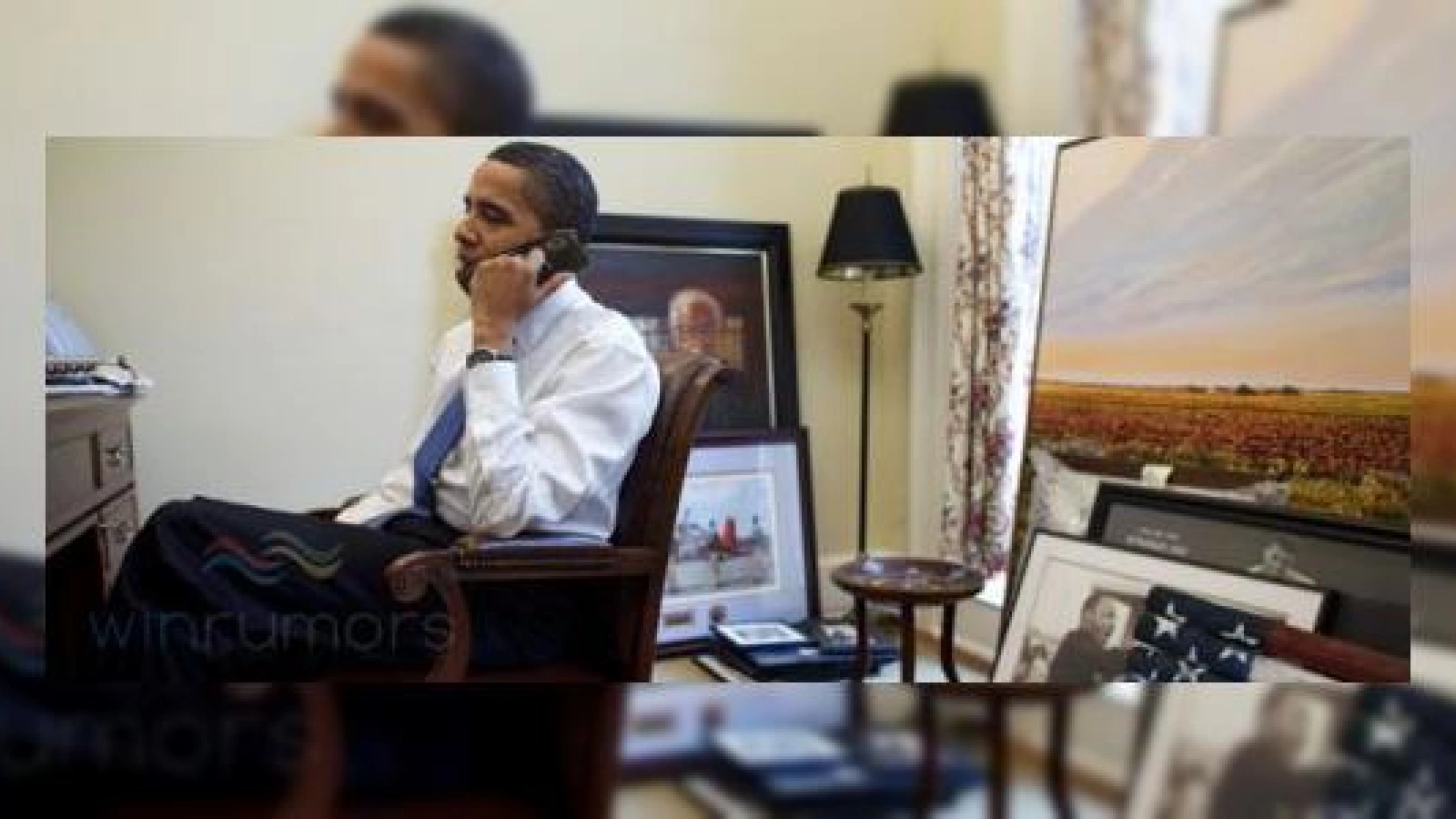 Barack Obama primește cadou un telefon Windows Phone 7 de la Microsoft... din dorința președintelui de a fi cool
