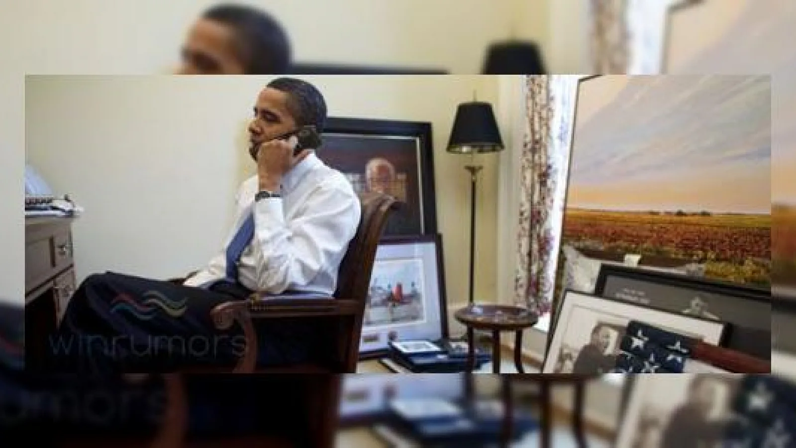 Barack Obama primește cadou un telefon Windows Phone 7 de la Microsoft... din dorința președintelui de a fi cool