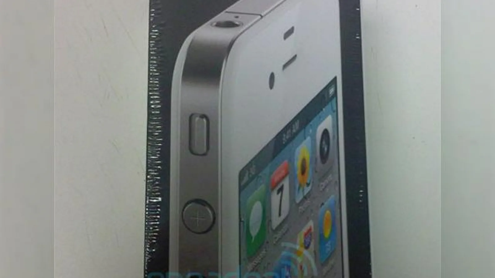 iPhone 4 de culoare albă, În sfârșit În oferta Vodafone, În Marea Britanie
