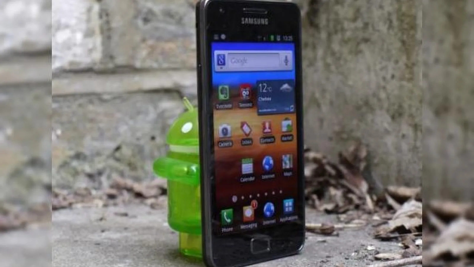 Samsung Galaxy S II, Într-o primă recenzie a celor de la Slashgear (Video)