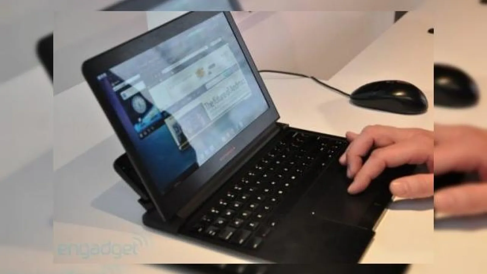 Motorola Atrix e doar Începutul; Motorola promite mai multe telefoane cu dockuri laptop pe viitor!
