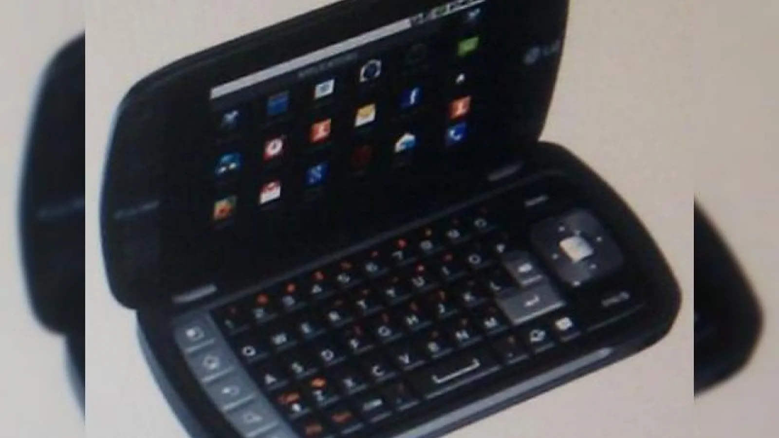 Două ecrane touch + tastatatură fizică = LG Genesis; Trendul dual display continuă!