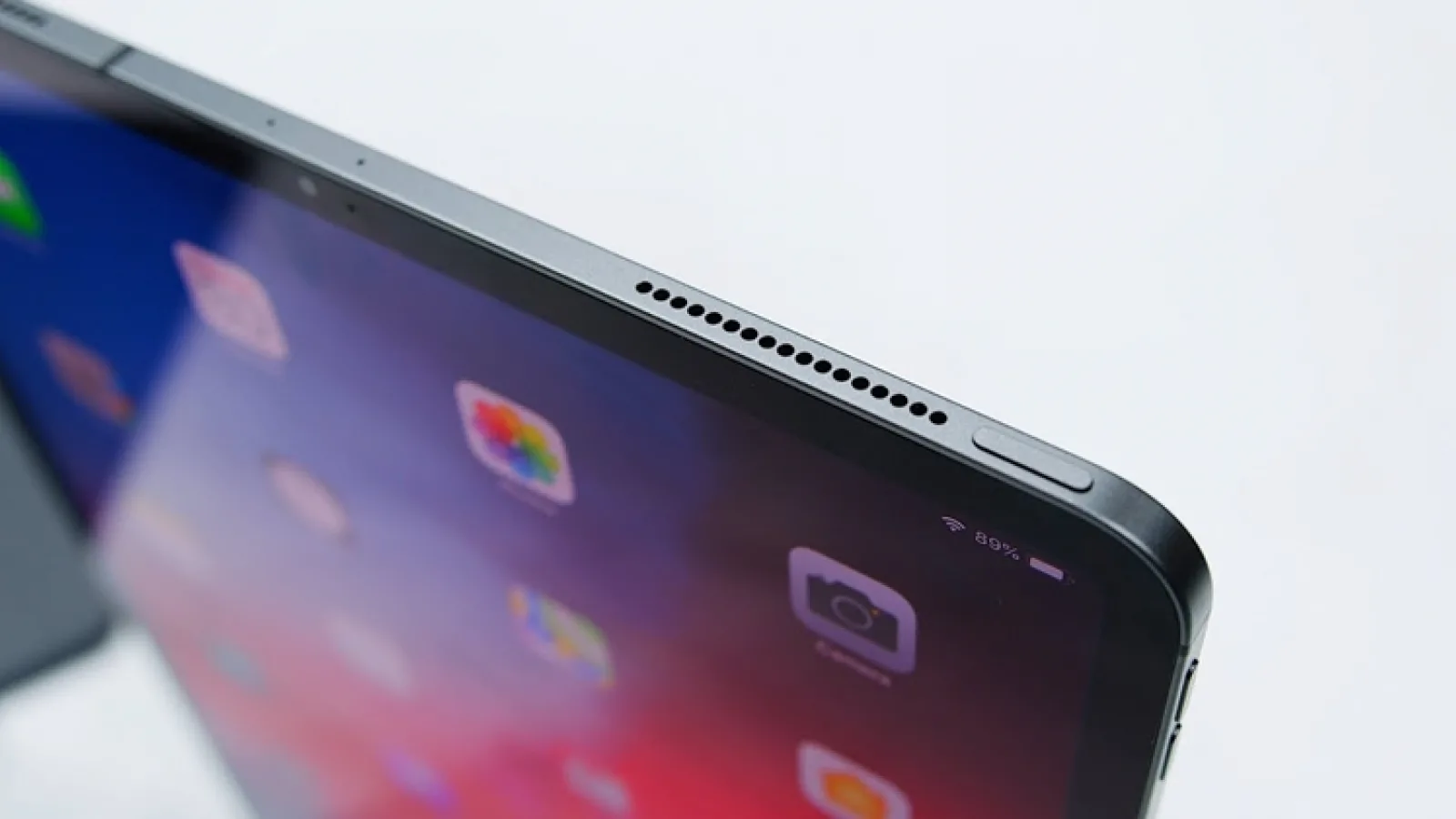 iOS 13 va aduce și îmbunătățiri pentru multitasking pe iPad, actualizări pentru aplicații și un Dark Mode