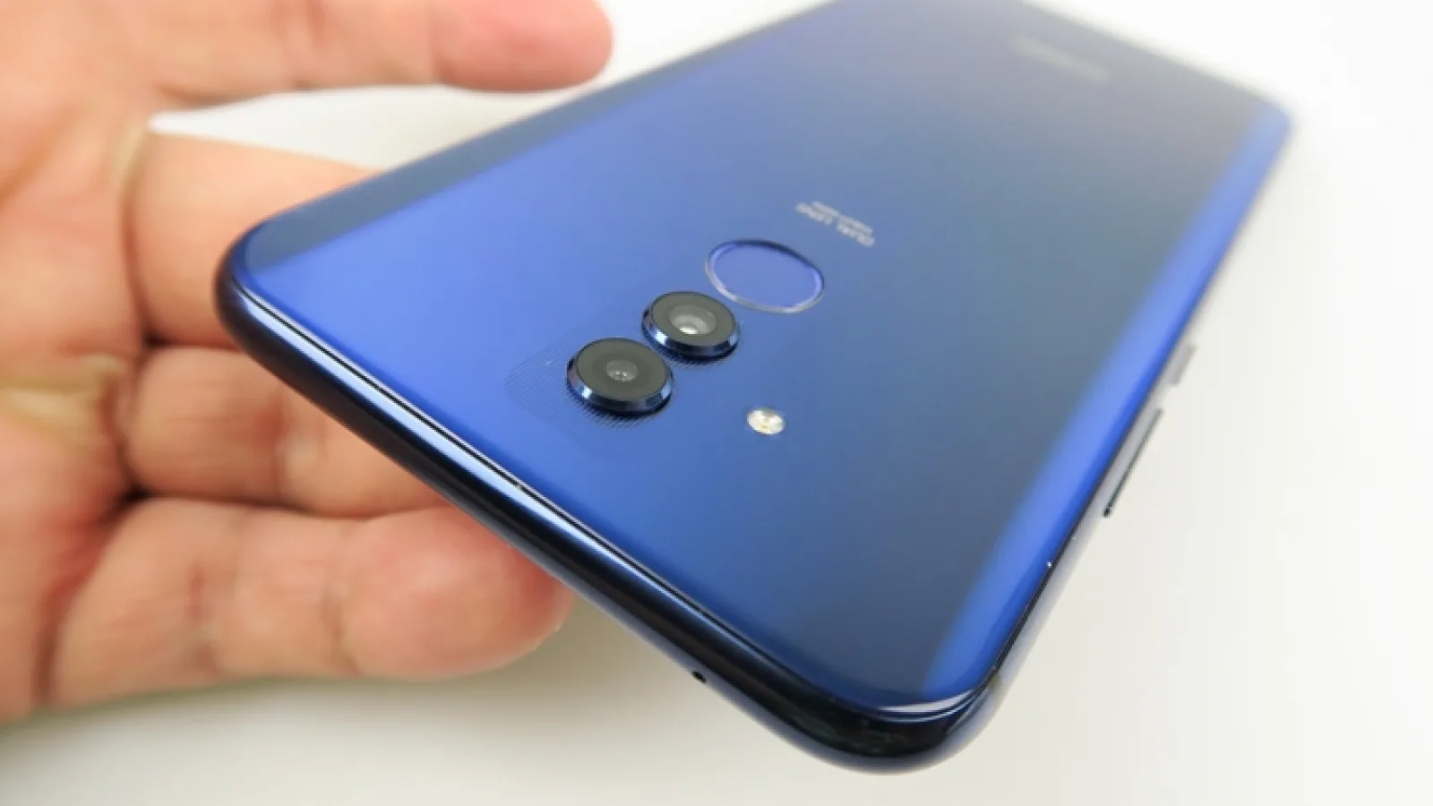 Huawei Mate 20 Lite primește actualizarea la Android 9.0 Pie + EMUI 9.0