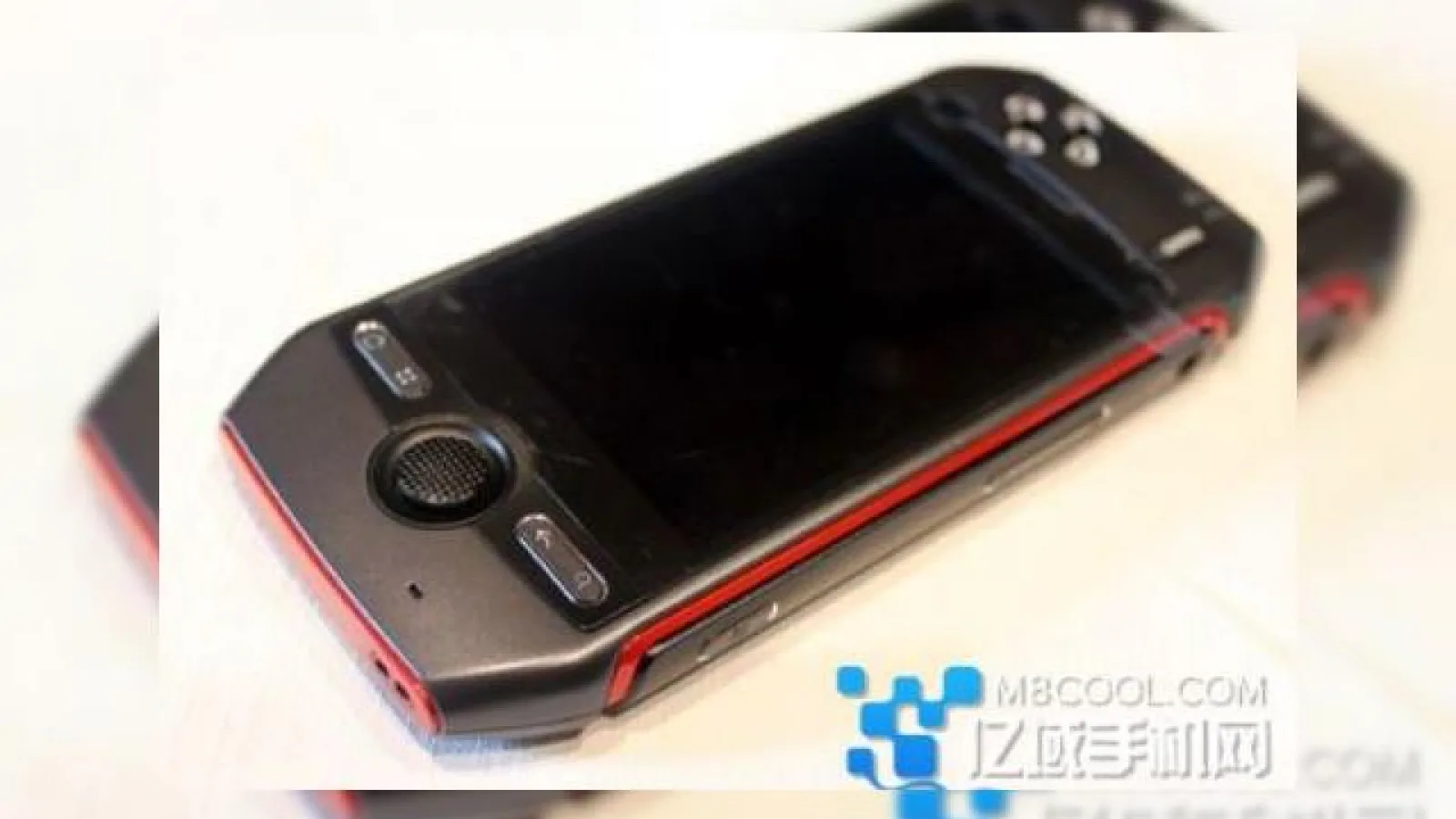 Telefonul Android pentru gameri MOPS Shadow T800, un rival pentru Xperia Play?
