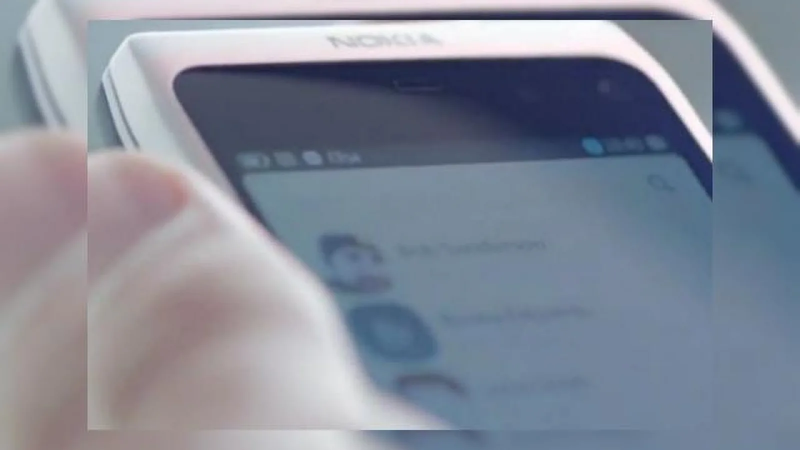 Acesta este Nokia N9 (sau N950?) Într-o reclamă la MeeGo! (Video)