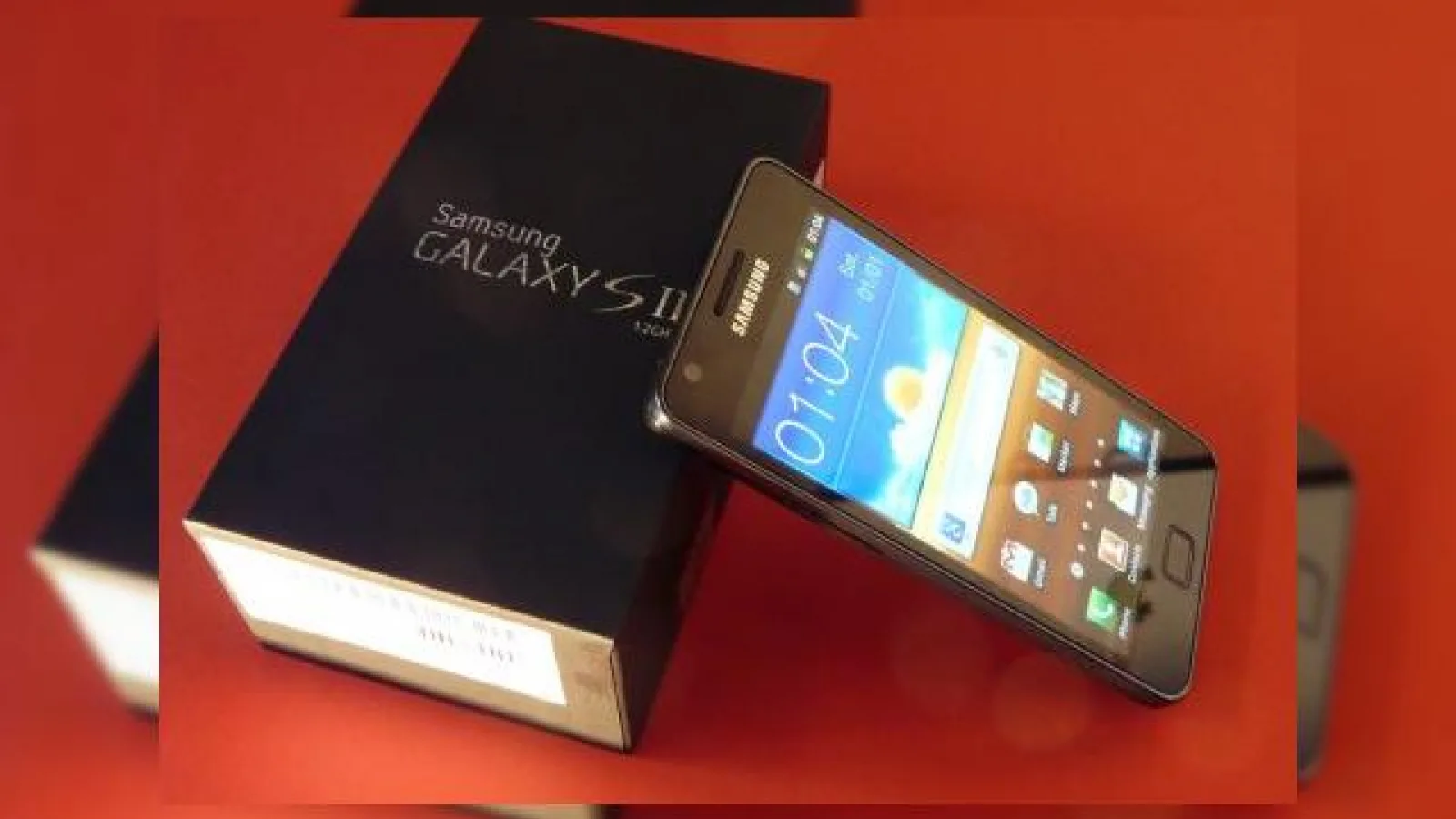 Samsung Galaxy S II "decolează" din cutie pe masa de teste - Unboxing Mobilissimo.ro (Video)