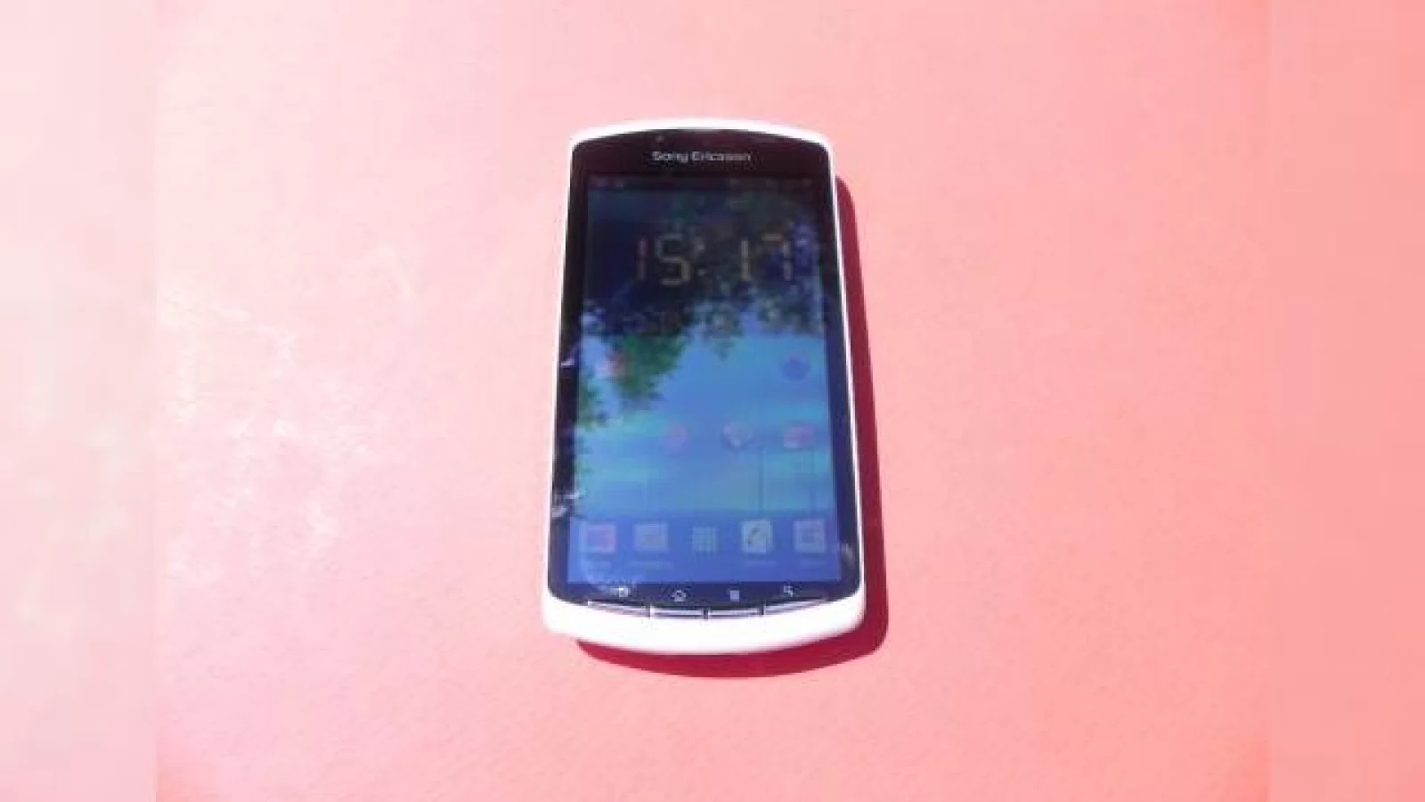Xperia Play versus Samsung Galaxy S II, HTC Desire S și Nexus One - bătălia display-urilor