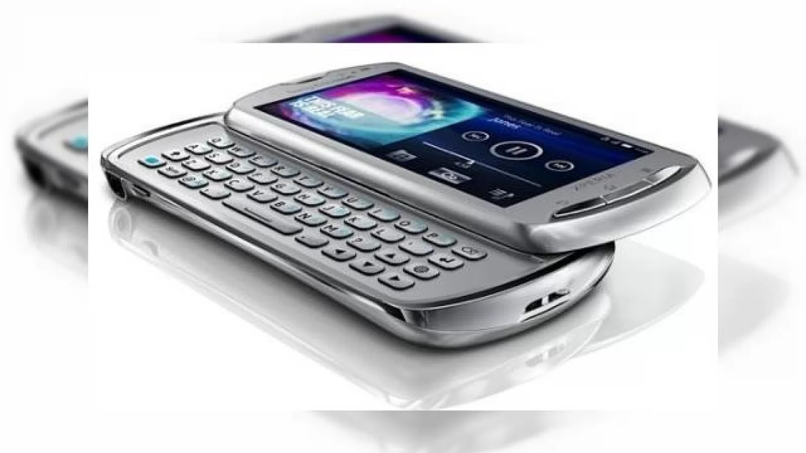 Sony Ericsson Xperia Pro amânat pentru luna iulie