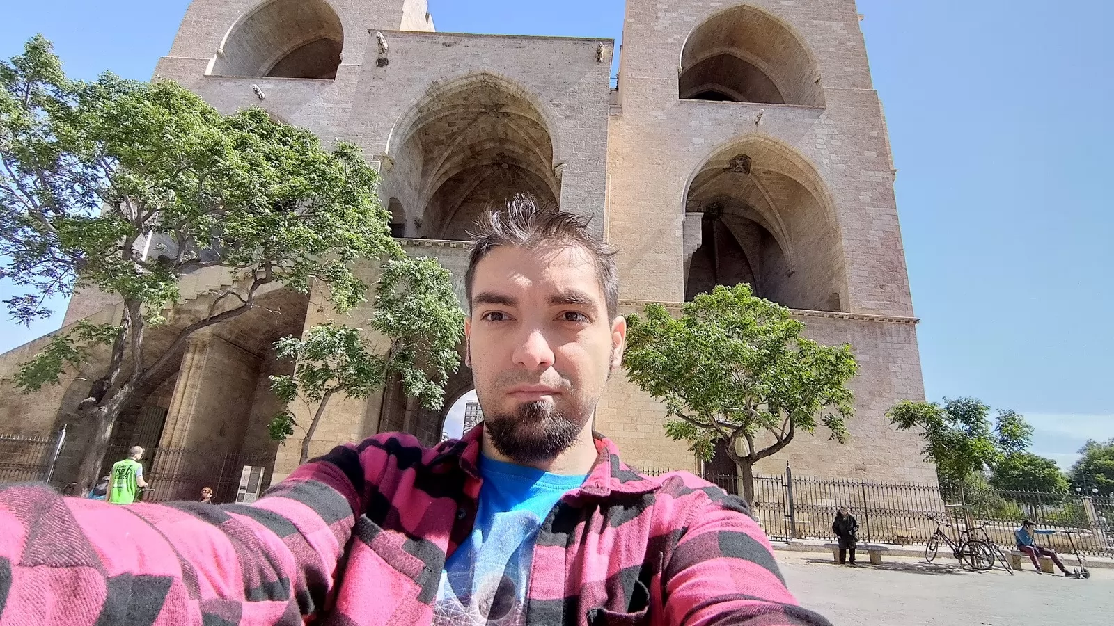 Valencia prin ochii lui ASUS ZenFone 6: sute de ani de istorie, jamon, structuri SF şi cetăţui