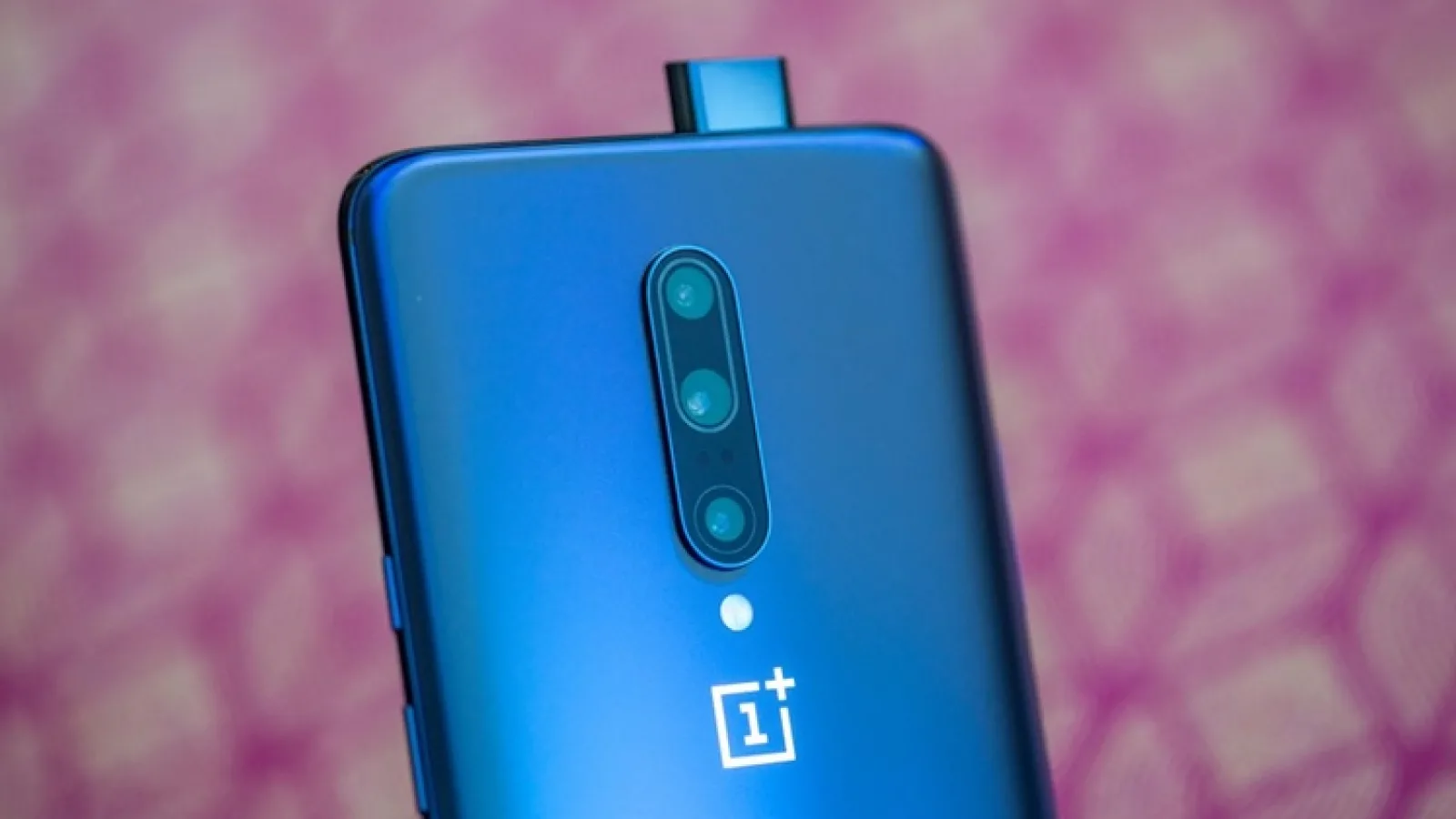 OnePlus 7 Pro a generat vânzări în valoare de 144 milioane de dolari în primele 60 secunde de disponibilitate pe piața din China; Noi suntem însă sceptici privind succesul noului telefon