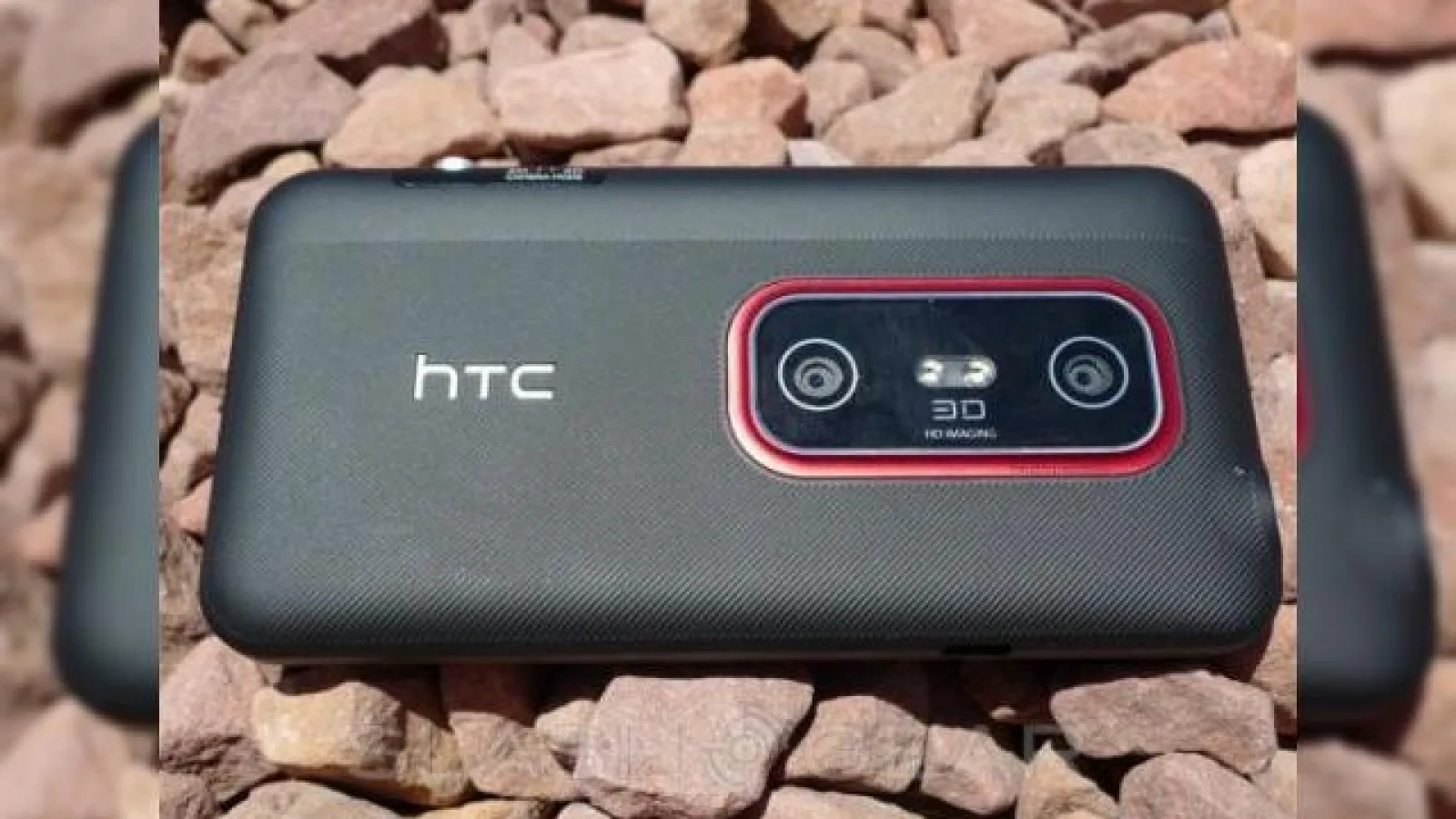 HTC EVO 3D - recenzia telefonului 3D inaugural pentru producătorul taiwanez (Video)