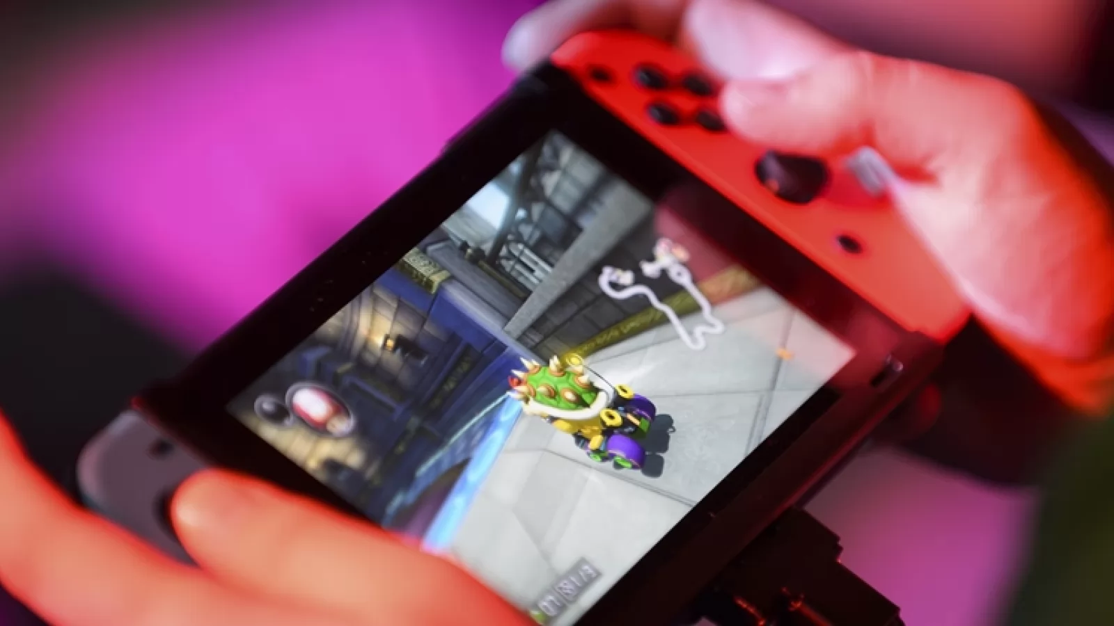 Mini Turul Magazinelor #83: Nintendo Switch la cel mai mic preţ, Redmi Note 7 şi PC de Fortnite la ofertă + Huawei P20 ieftin
