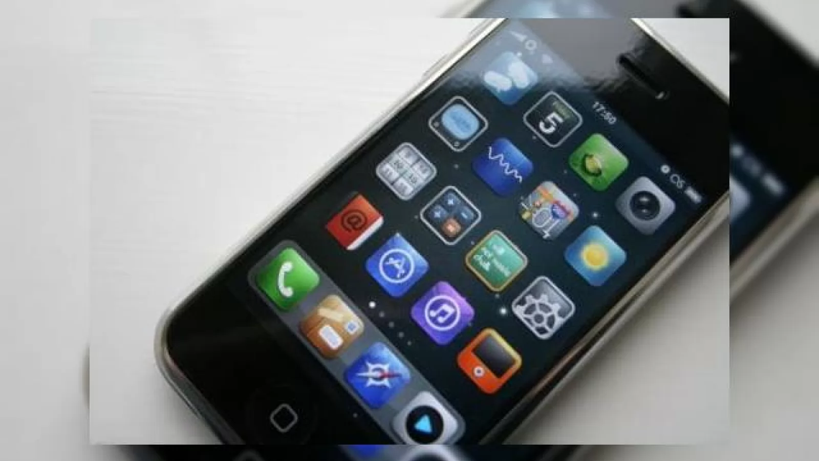 Noi detalii despre camera lui iPhone 5 - blițul dual LED confirmat de unii producători de componente