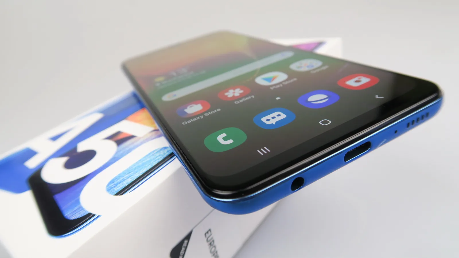Samsung Galaxy A50: Acustică mono cu volum puternic şi bas solid