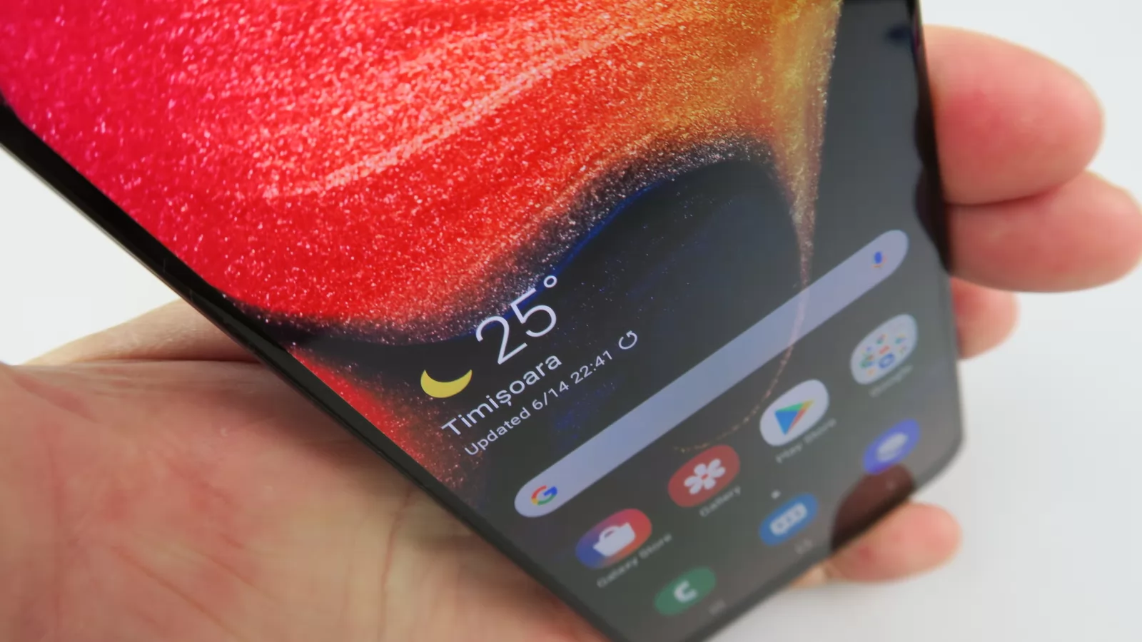 Samsung Galaxy A50: Conectivitate de midrange, care ar şade bine şi pe un high-end
